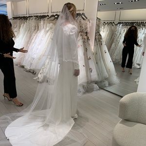 Brand New Monique Lhuiller Veil